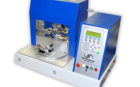 Bügellötsystem mit Drehteller in Desktop - Ausführung.