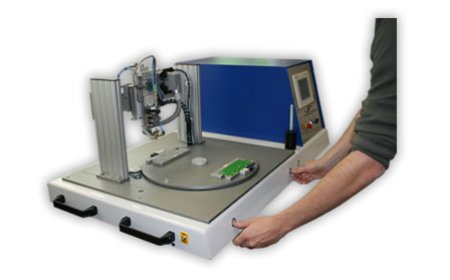 Bügellötsystem mit Drehteller in Desktop-Ausführung.