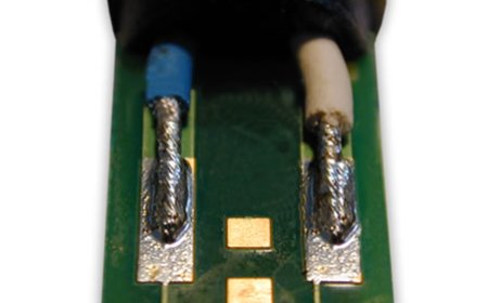 Lötung von Einzellitzen auf Leiterplatten.