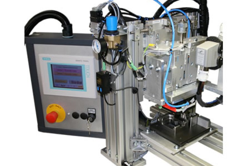 Heißverstemmanlage zur Integration mit  Mehrfach-Heißverstemmkopf.