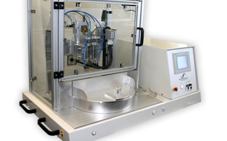 Modulares Heißverstemmsystem mit großem Drehteller und Schnellwechselsystem